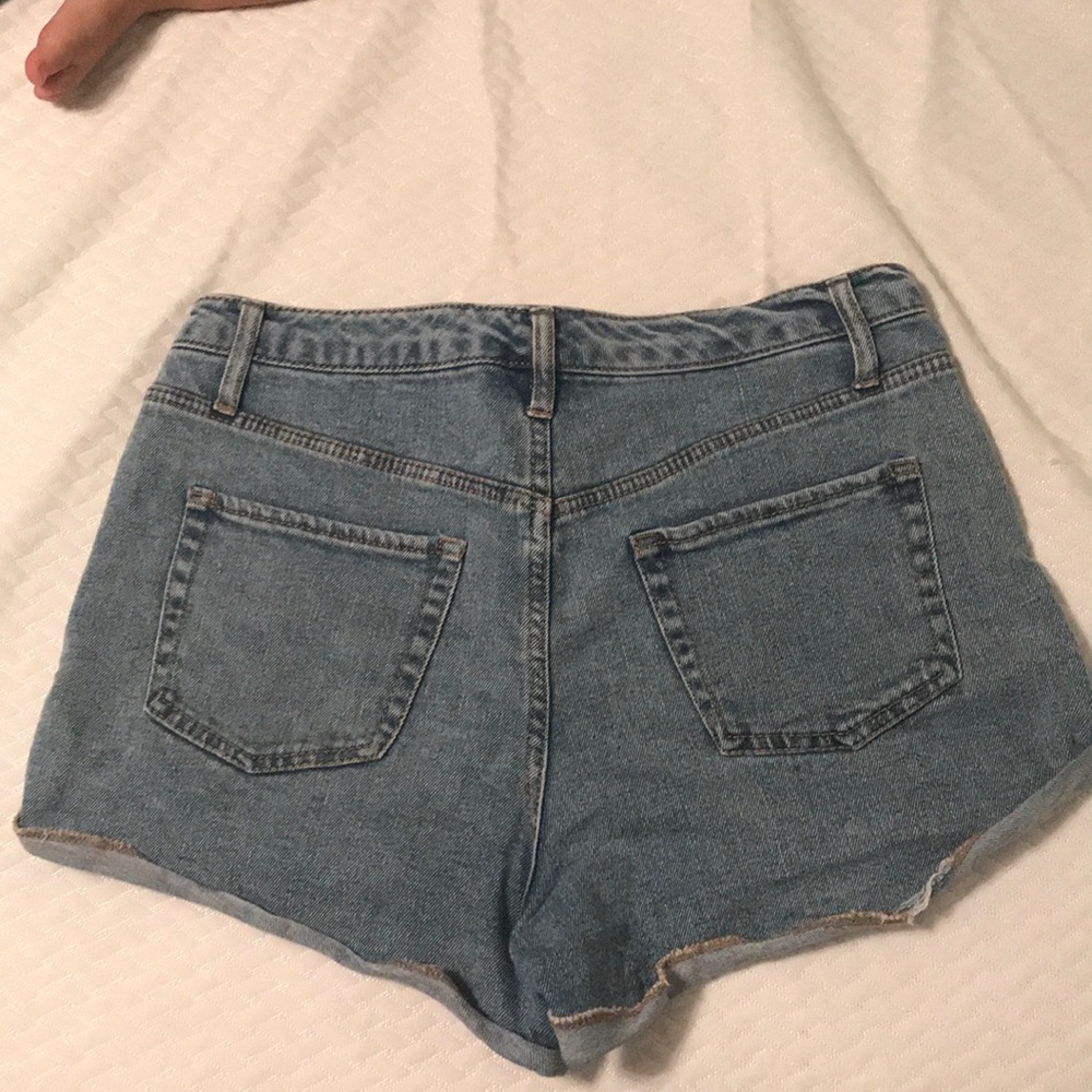 Target short - Picture 2 of 4